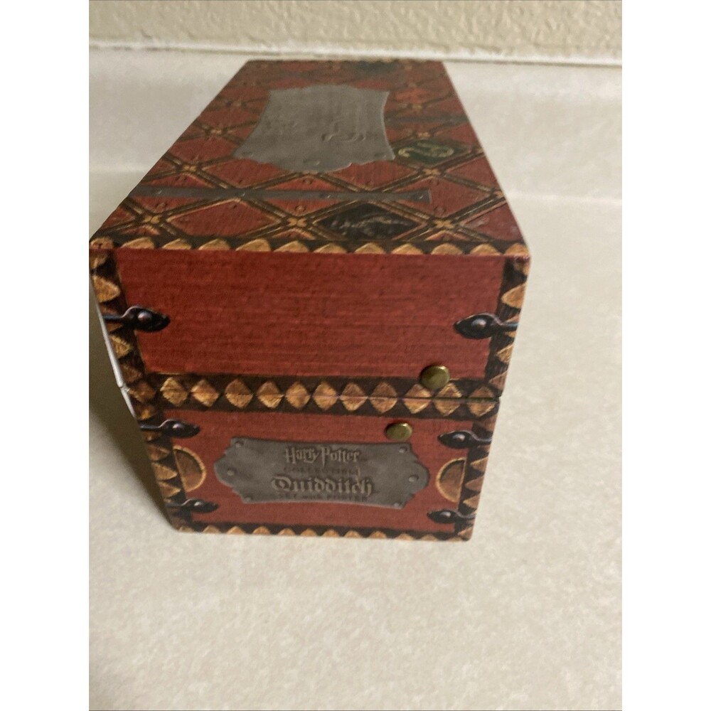 Harry Potter: Collectible Quidditch Set by Running Press - Picture 9 of 11